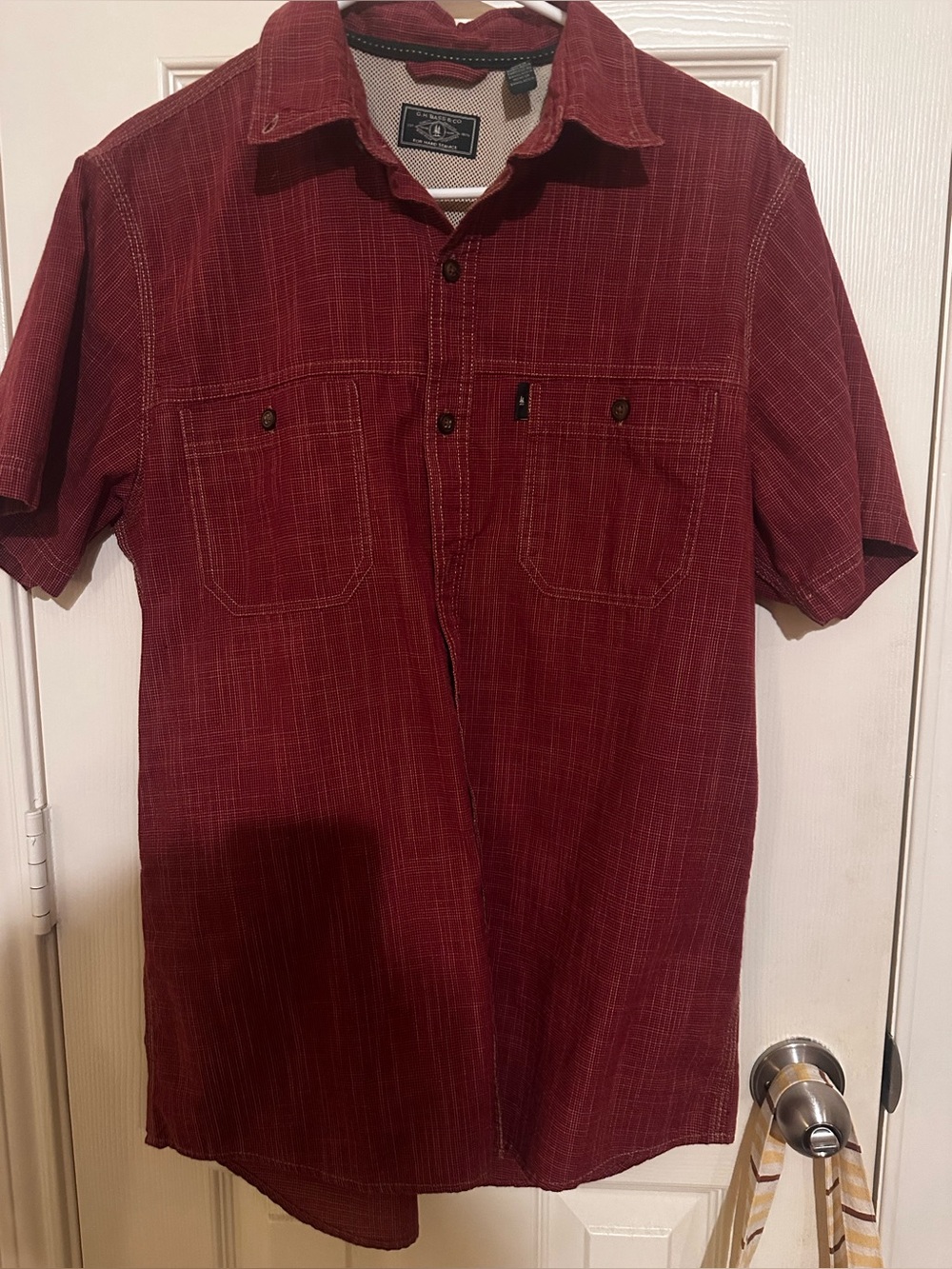 G.H. Bass & Co. Men's Short Sleeve Button-Down Shirt - Deep Red